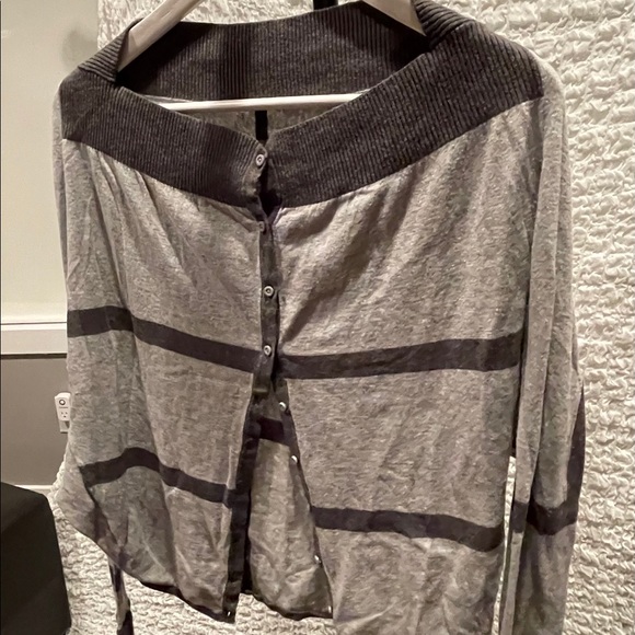 EEUC Lululemon wear it two ways cardigan. Size 6 - Picture 4 of 7